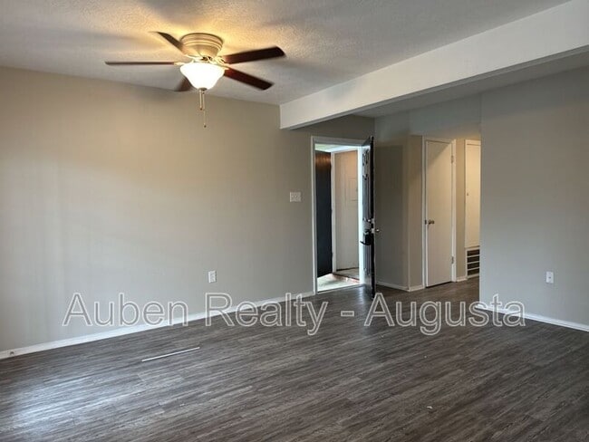 Foto del edificio - 2573 Tobacco Rd