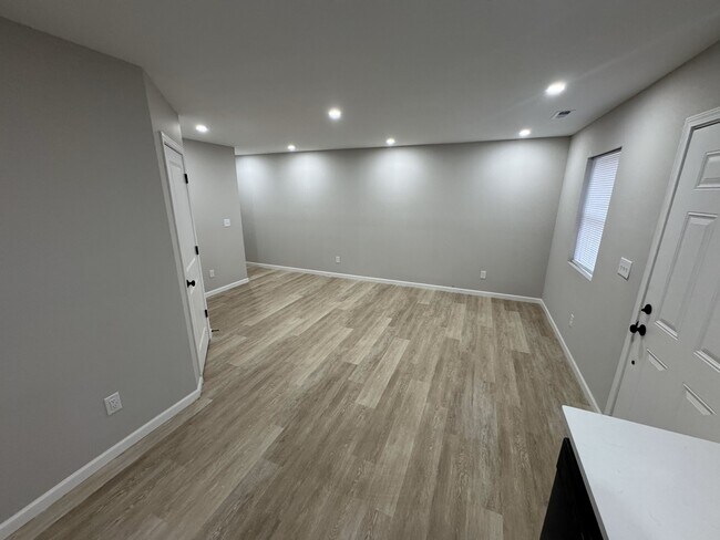 Foto del edificio - 1514 Delbert Rd