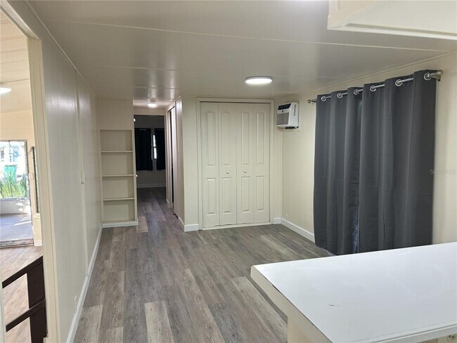 Foto del edificio - 1410 Lakeview Dr