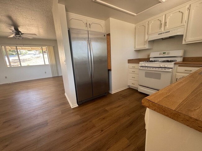 Foto del edificio - Home for Lease - 3 Bedrooms, 2 Baths, 2 Ca...