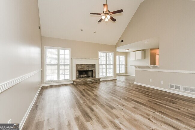 Foto del edificio - 953 Saddle Brooke Dr
