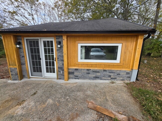 Building Photo - 7356 Old Cox Pike