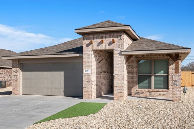 Building Photo - More Space, More Style, Welcome to 2507 Kenwood!