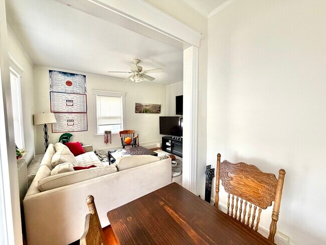 Foto del edificio - 18 Winslow Rd