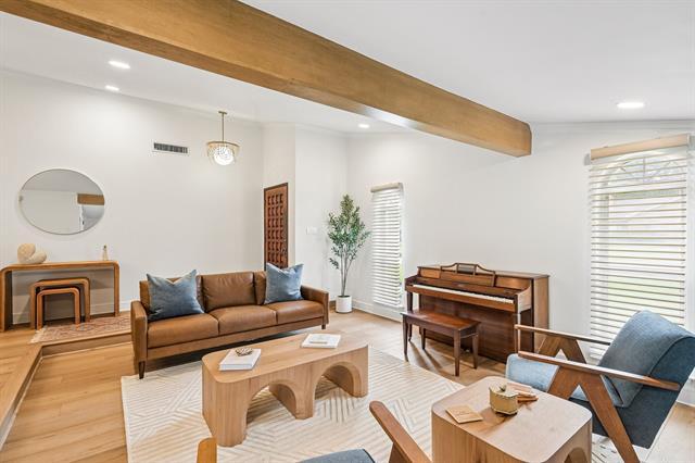 Foto del edificio - 6646 Town Bluff Dr