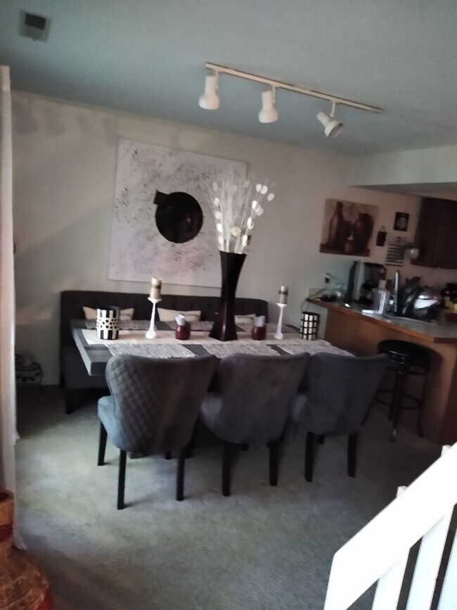 Foto del edificio - 3213 Belle Meade Dr