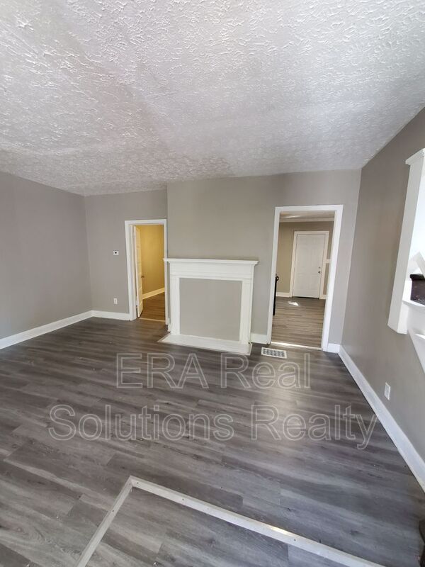 Building Photo - 1040 Forest St