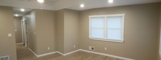 Building Photo - 6N998 Wabash Ave