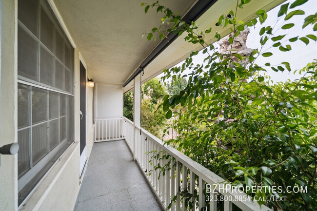 Building Photo - 12027 Albers St