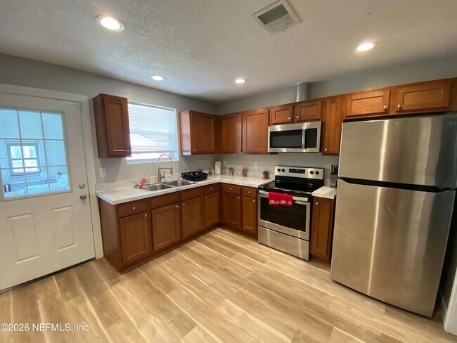 Foto del edificio - 2925 Dellwood Ave