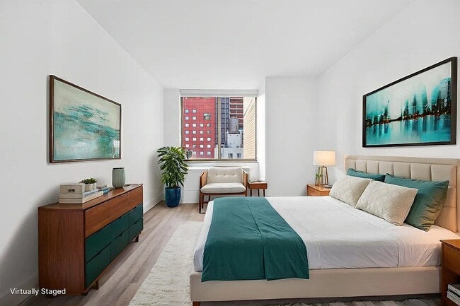 Foto del edificio - 245 E 44th St