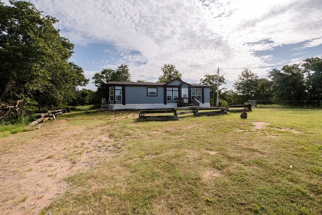 Building Photo - 3bed/2bath Mobile Home Available in Noble ...
