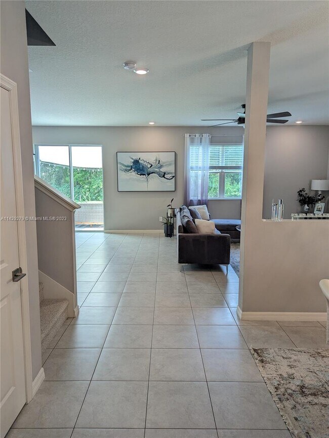 Building Photo - 9235 Freedom Hill Dr