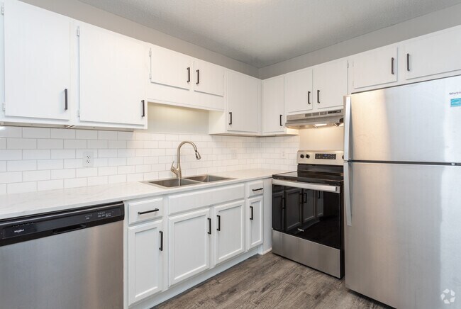 2BR, 1BA - 640SF2 2B - Cocina - The Avery Apartments