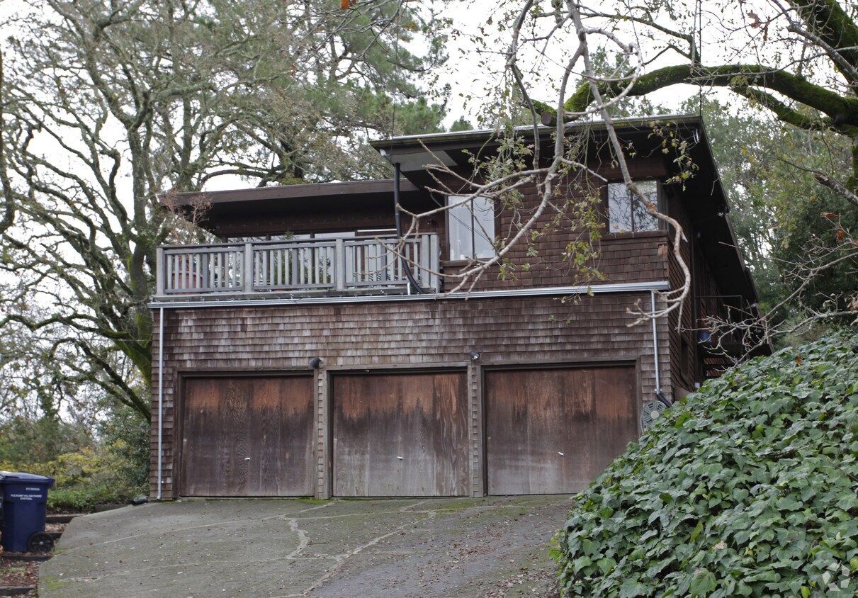 Foto del edificio - 3693-3695 Highland Rd