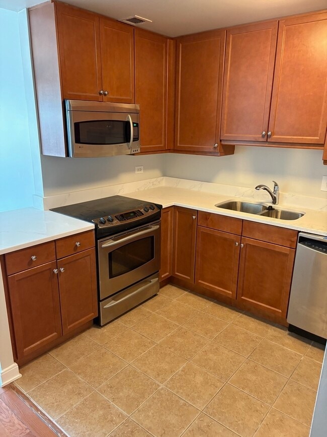 Foto del edificio - 130 N Garland Ct