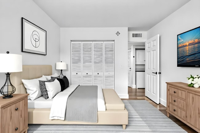 Building Photo - 803 SW 15th Ave