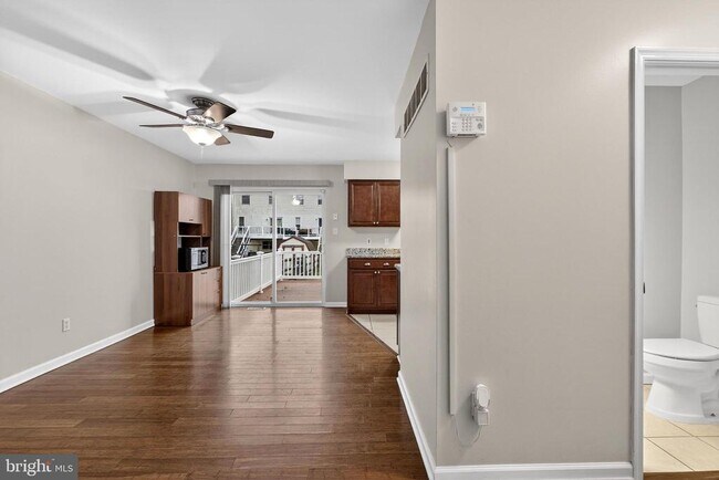 Foto del edificio - 613 Candlestick Ln