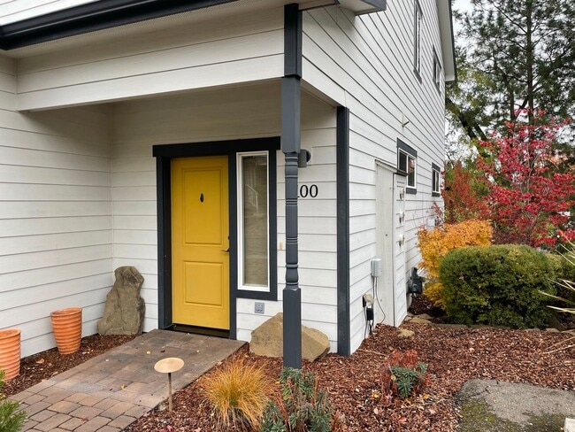 Building Photo - Live it up in Jacksonville's McCully Lane ...