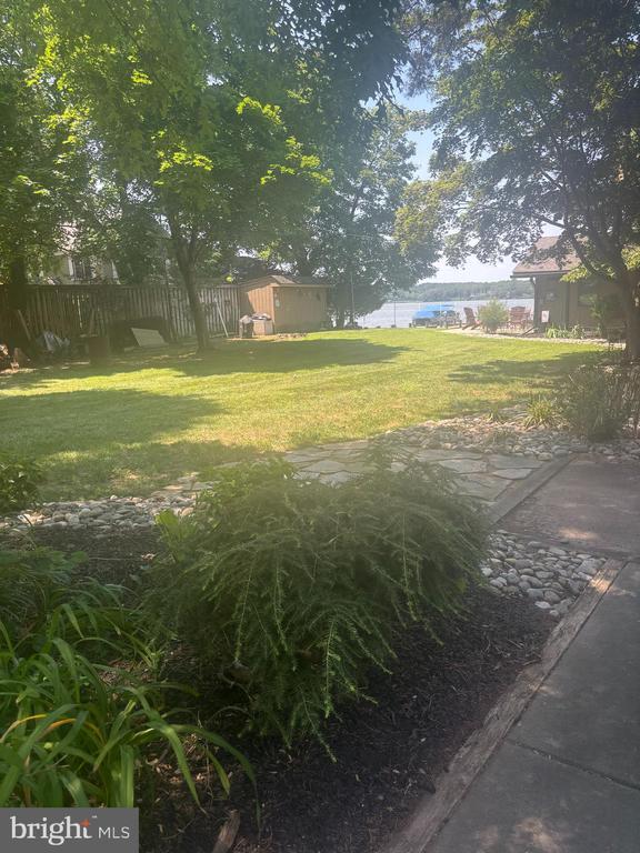 Primary Photo - 379 River Rd