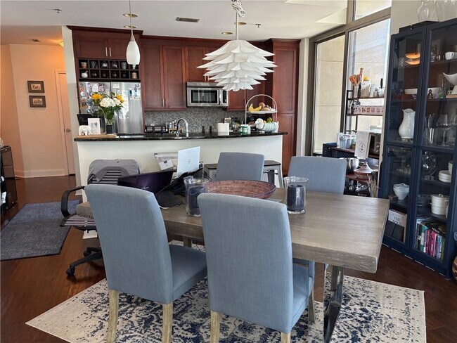 Foto del edificio - 270 17th St NW