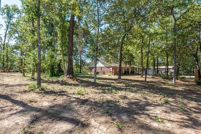 Building Photo - 40025 Mill Creek Rd