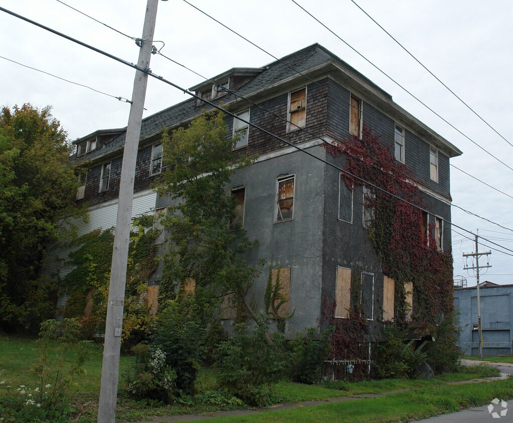 Building Photo - 101 Mathews Ave
