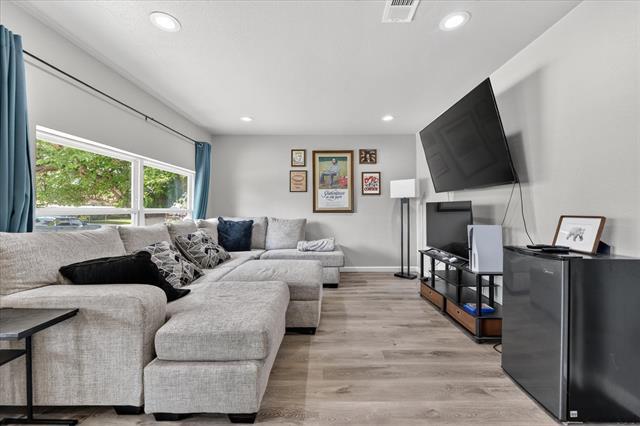 Foto del edificio - 324 N Shore Pl