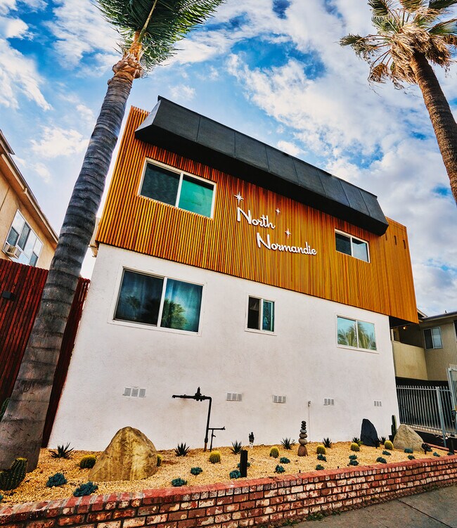 Foto del edificio - 111 N Normandie Ave