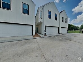 Building Photo - 9902 Clark Rd