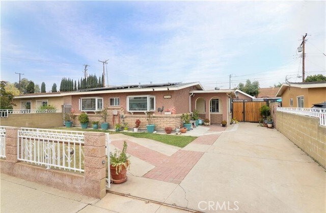 Foto del edificio - 15726 Cameo Ave