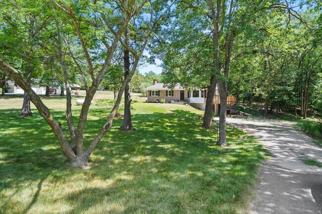 Foto del edificio - 5030 E Dee Woods Rd