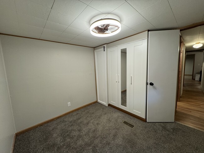 Building Photo - 66090 Wolfs Den Rd