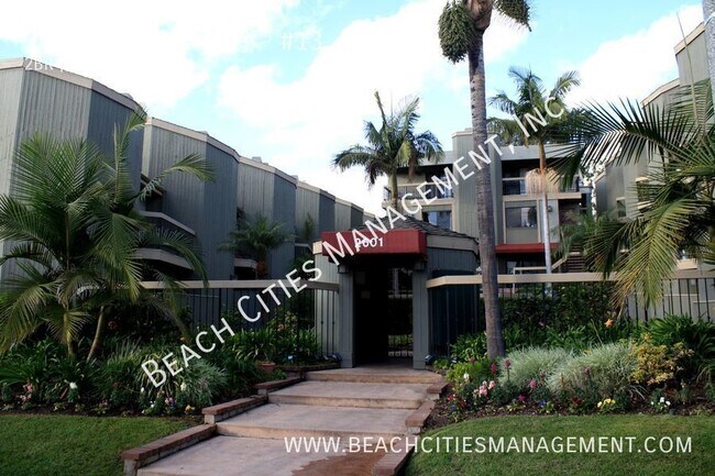 Building Photo - Large 2 Bedroom Townhouse in Signal Hill w...