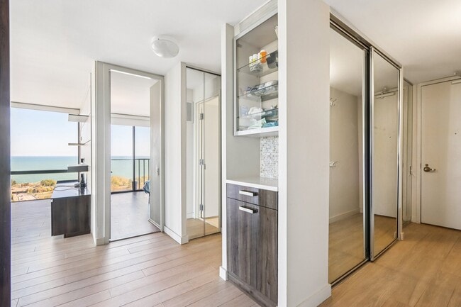 Building Photo - 345 W Fullerton Pkwy