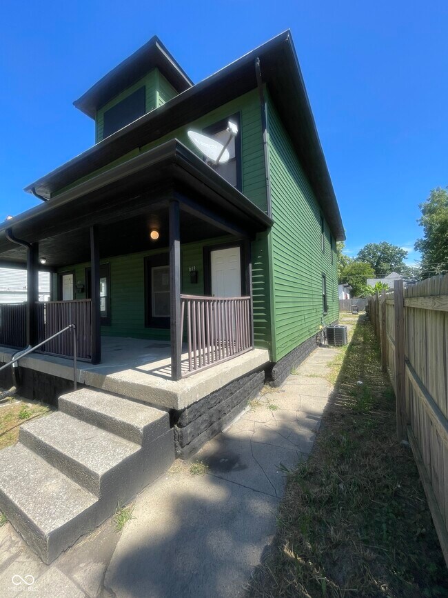 Foto del edificio - 613 N Tacoma Ave