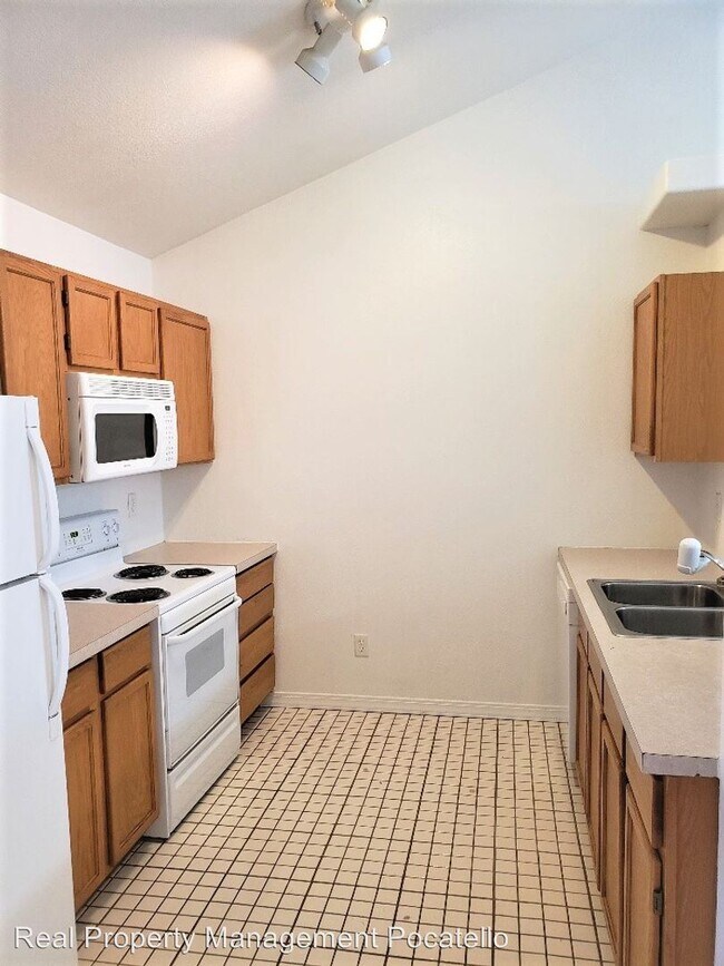 Building Photo - 925 Roper St