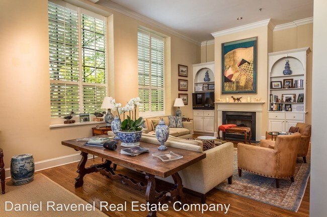 Building Photo - 2 br, 2.5 bath House - 3 Chisolm Street  #206