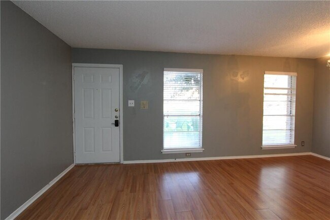 Building Photo - 3429 Willowrun Dr