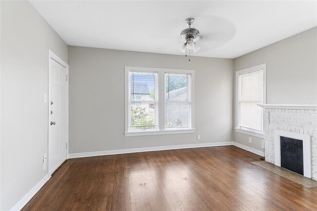 Building Photo - 419 W Polk St
