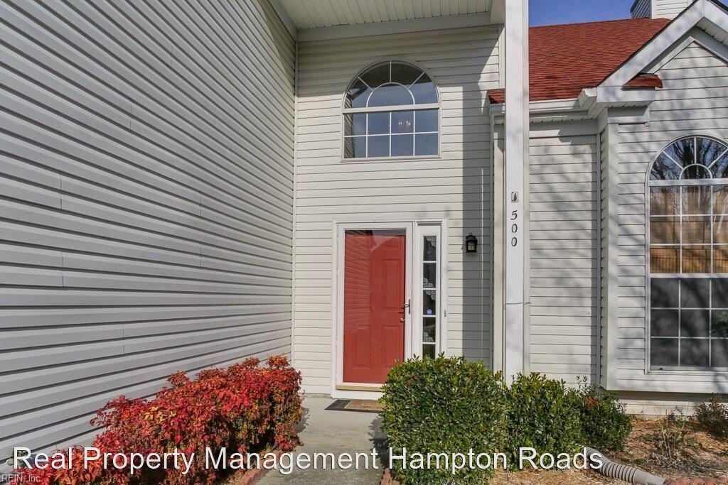 Primary Photo - 4 br, 2.5 bath House - 500 Landmark Court