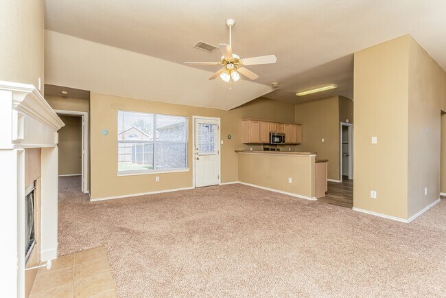Building Photo - 1142 Hampshire Ln