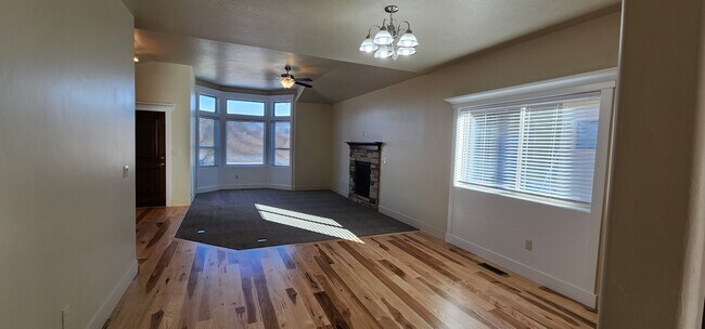 Building Photo - 2397 E Hidden Crk St