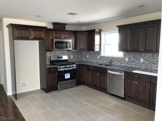 Foto del edificio - 100 Franklin St