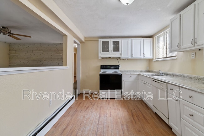 Building Photo - 14920 E 22nd Ave