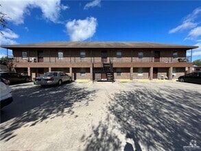Building Photo - 118 E Brazil Ave