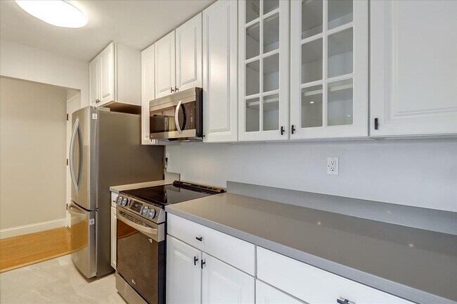Foto del edificio - 955 Shorepoint Ct