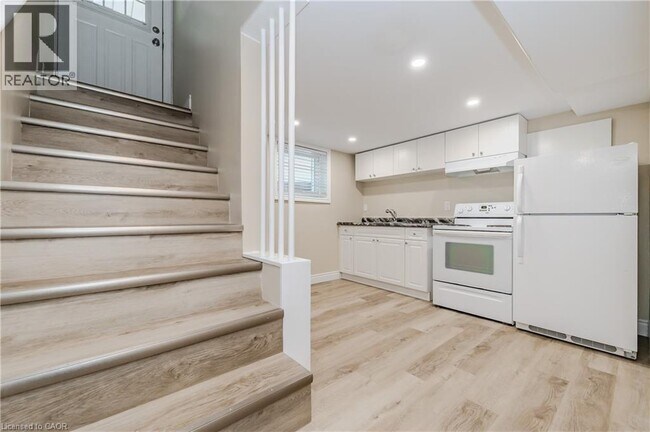 Building Photo - 15 Edinburgh Rd