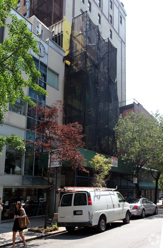 Foto principal - 123 E 18th St