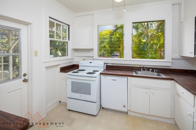 Building Photo - 218 Paiko Dr